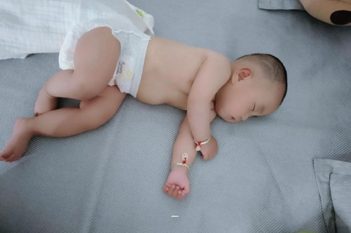 石河子宝宝总是摇头怎么回事